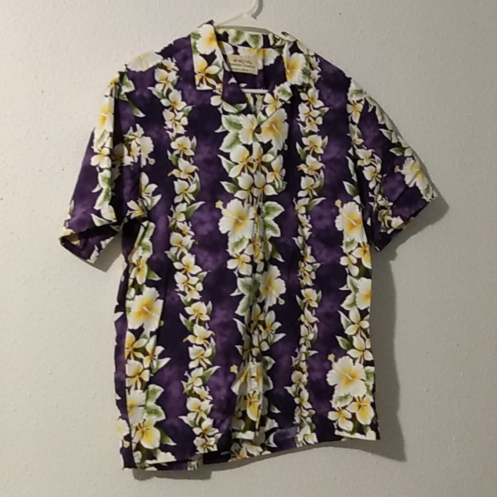 Hawaiian shirt size large by Royal Hawaiian Creations